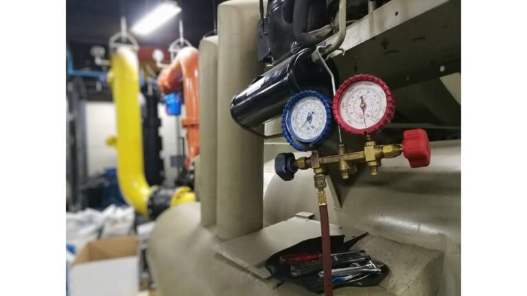 Cómo sellar las fugas de refrigerante en tu sistema de aire acondicionado